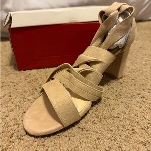 Elegant Tan Women's Sandal